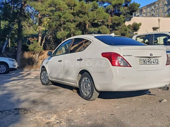 Nissan Sunny-6