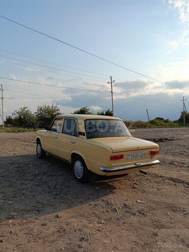LADA (VAZ) 21011-2