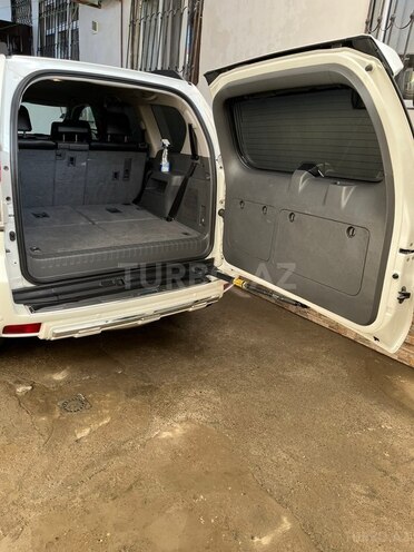 Toyota Land Cruiser Prado-4