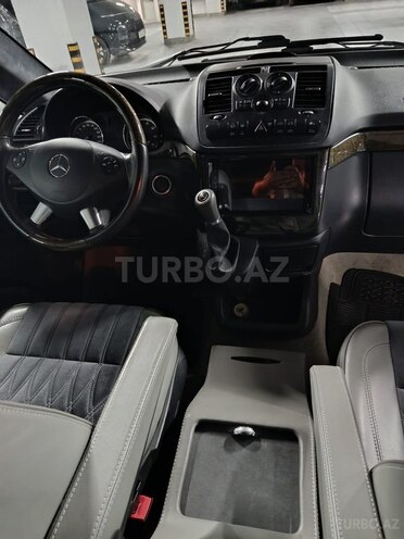 Mercedes V 350-9