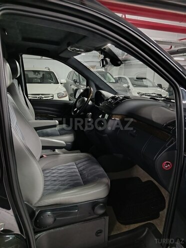 Mercedes V 350-3