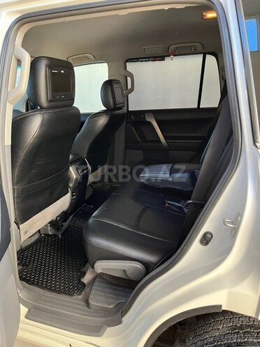 Toyota Land Cruiser Prado-10