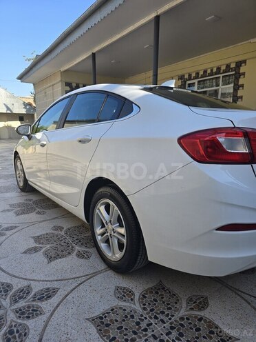 Chevrolet Cruze-12