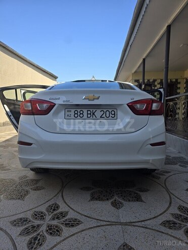 Chevrolet Cruze-13