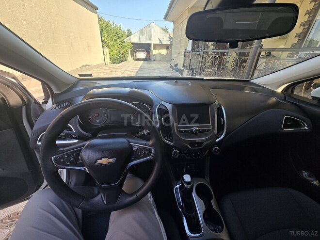 Chevrolet Cruze-20