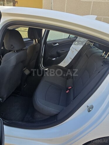 Chevrolet Cruze-19