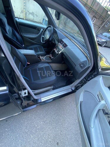 Mercedes C 240-11