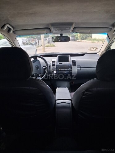 Toyota Prius-3