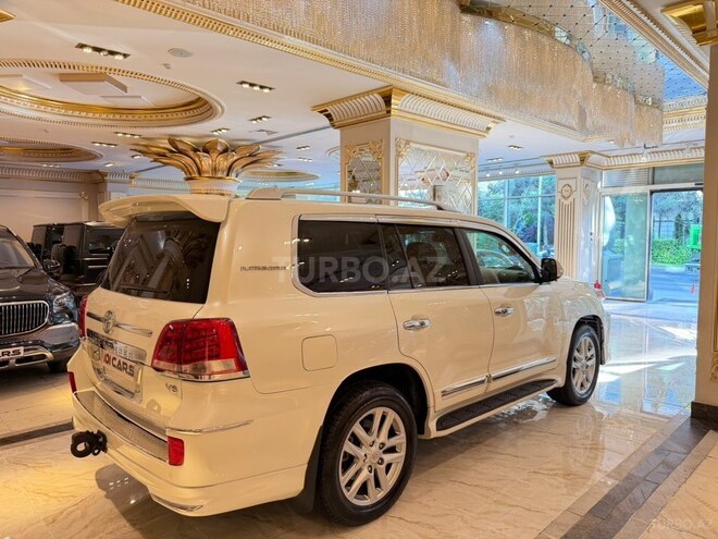 Toyota Land Cruiser-6