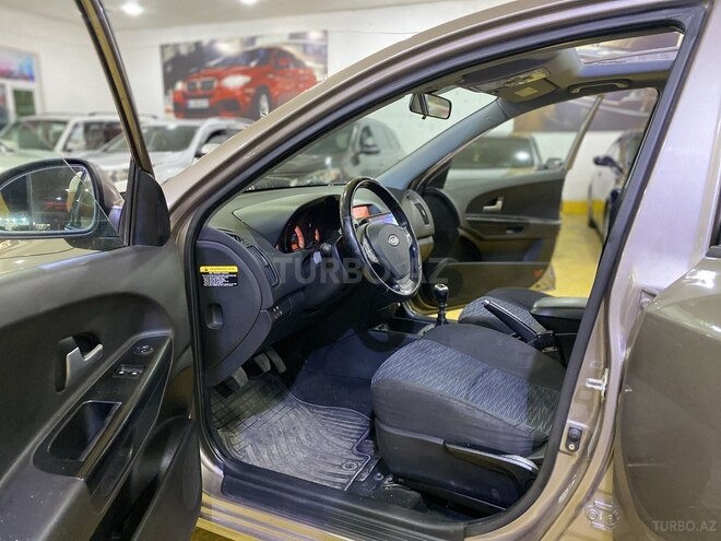 Kia Ceed-12