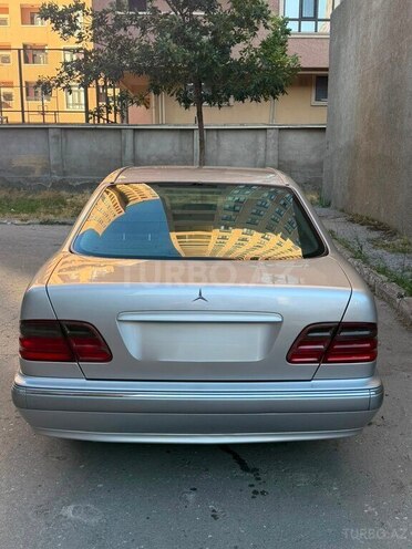 Mercedes E 240-15