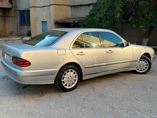 Mercedes E 240-12