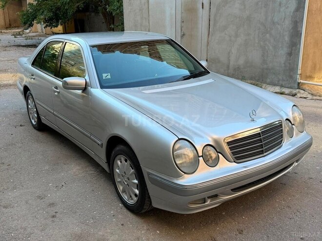 Mercedes E 240-5