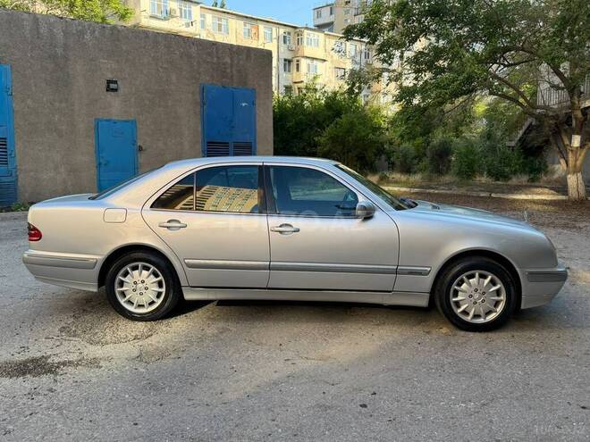 Mercedes E 240-10