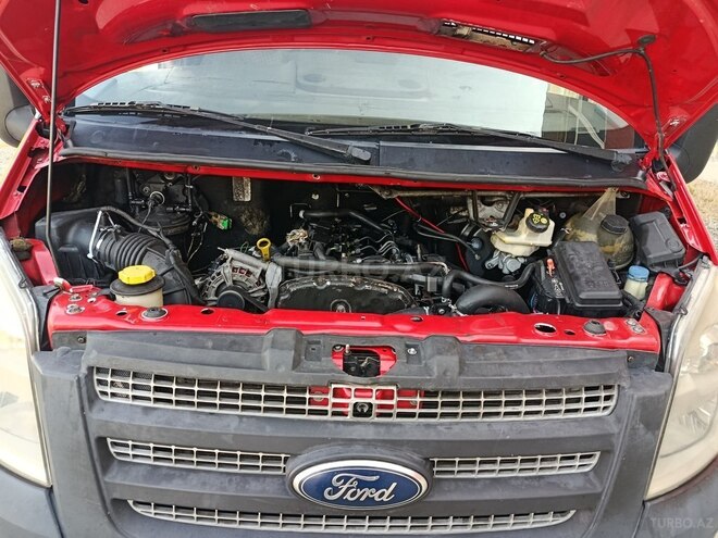 Ford Transit-9