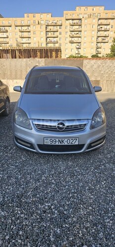 Opel Zafira-1