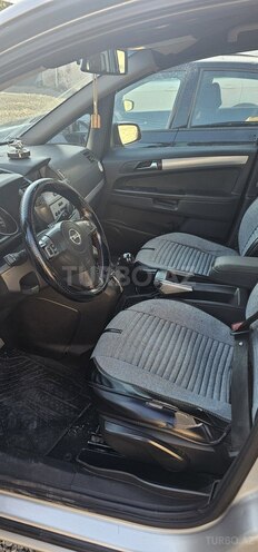 Opel Zafira-8