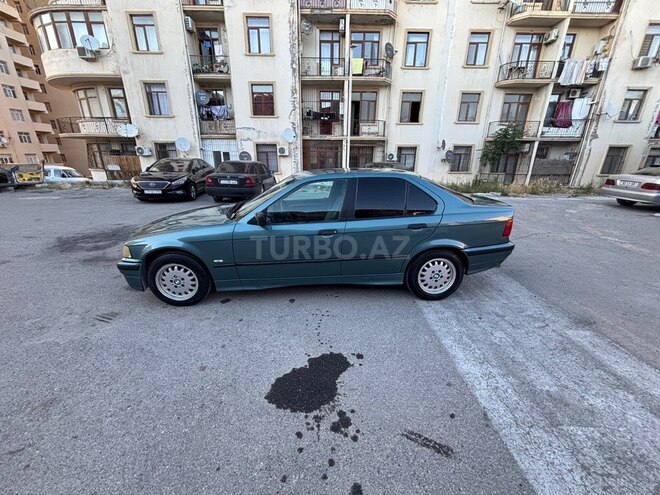 BMW 320-2