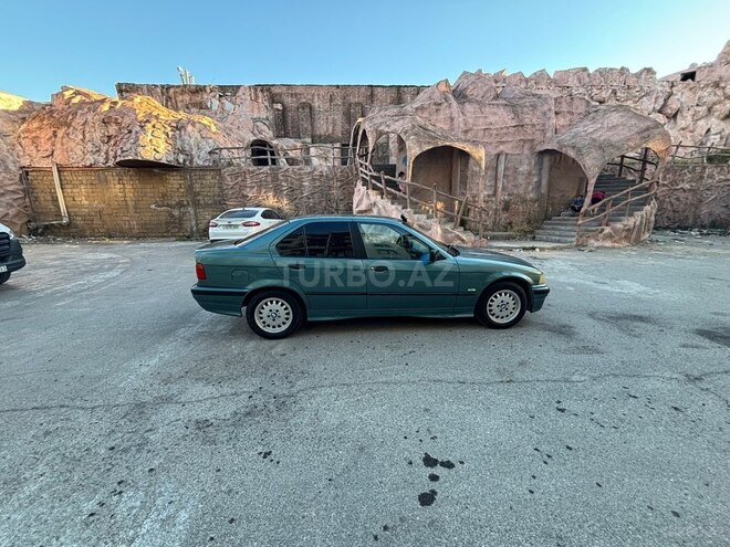 BMW 320-4