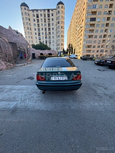 BMW 320-3