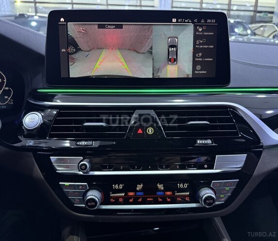 BMW 530e-18