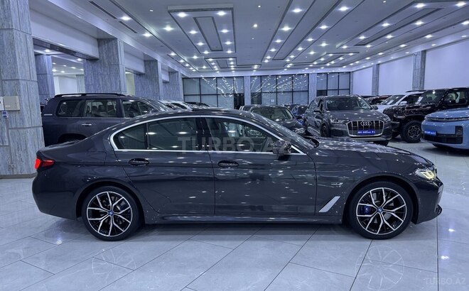 BMW 530e-4
