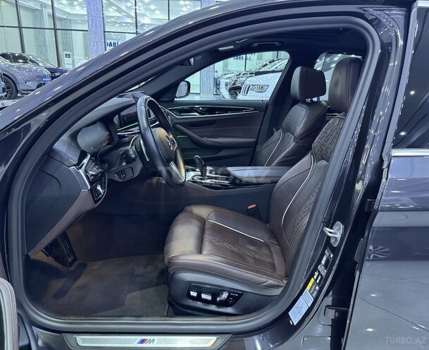 BMW 530e-15