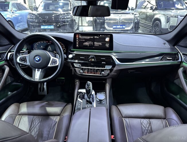 BMW 530e-14
