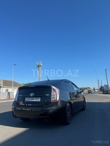 Toyota Prius-3