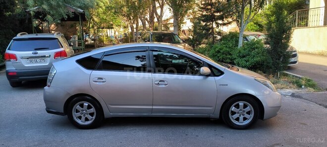 Toyota Prius-3