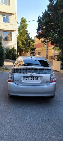 Toyota Prius-4