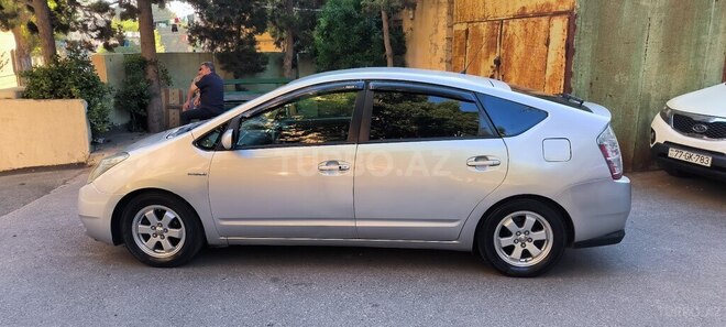 Toyota Prius-2