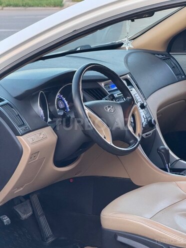 Hyundai Sonata-7