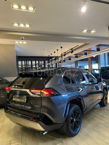 Toyota RAV4-7