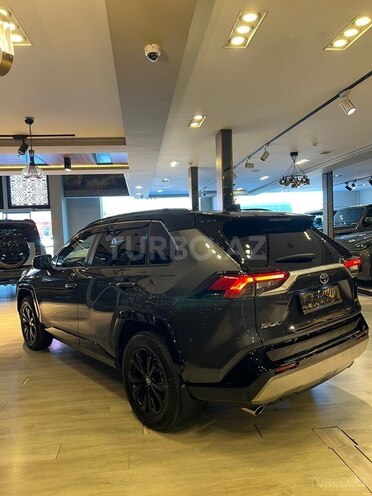 Toyota RAV4-6