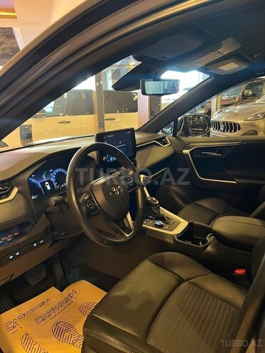 Toyota RAV4-9