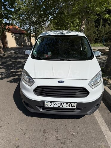 Ford Transit Courier-1