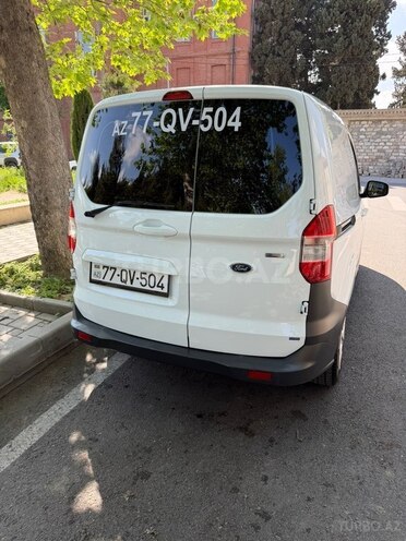 Ford Transit Courier-2