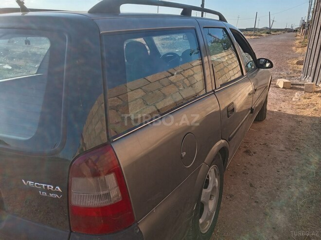 Opel Vectra-4
