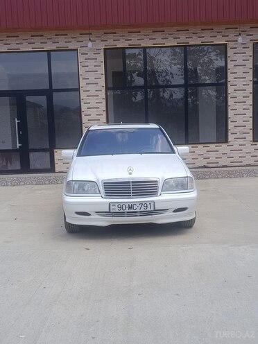 Mercedes C 220-1