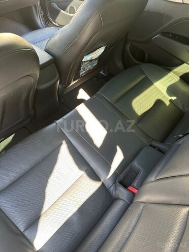 Hyundai Elantra-13