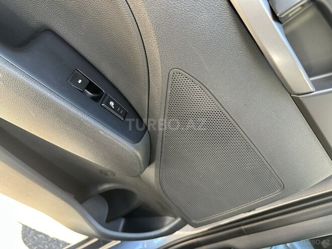 Hyundai Elantra-12