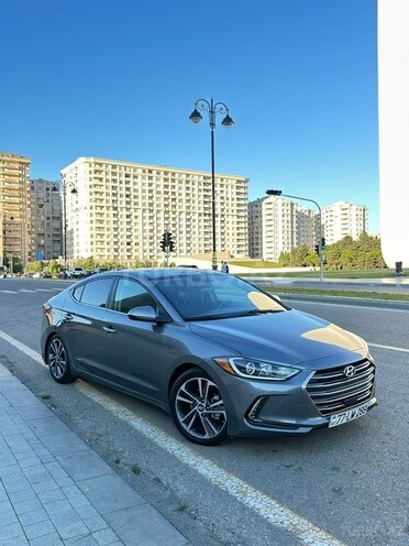 Hyundai Elantra-1