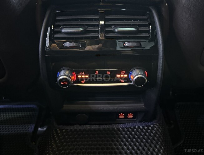 BMW 530e-15