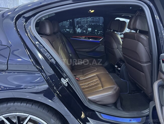 BMW 530e-13