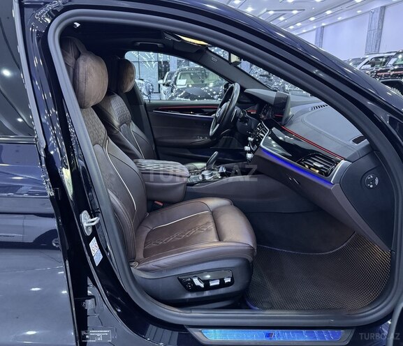 BMW 530e-12