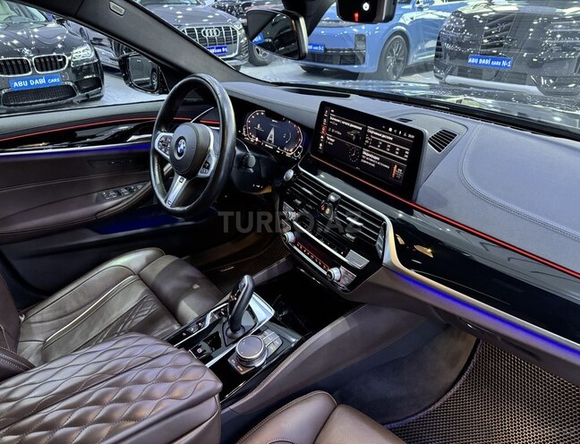 BMW 530e-10
