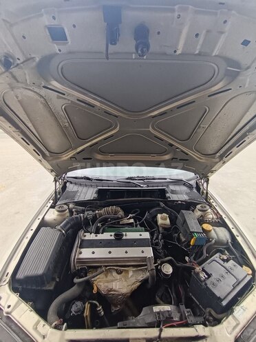 Opel Vectra-4