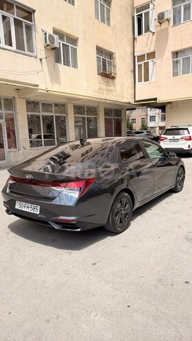 Hyundai Elantra-17