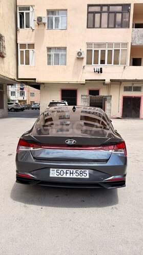 Hyundai Elantra-13